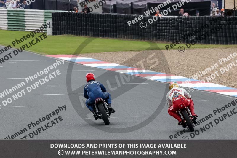 Vintage motorcycle club;eventdigitalimages;mallory park;mallory park trackday photographs;no limits trackdays;peter wileman photography;trackday digital images;trackday photos;vmcc festival 1000 bikes photographs